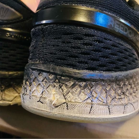 Saucony Freedom ISO EverRun Sneakers - Picture 4 of 10